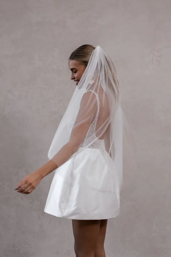 MOLLY VEIL - Image 4
