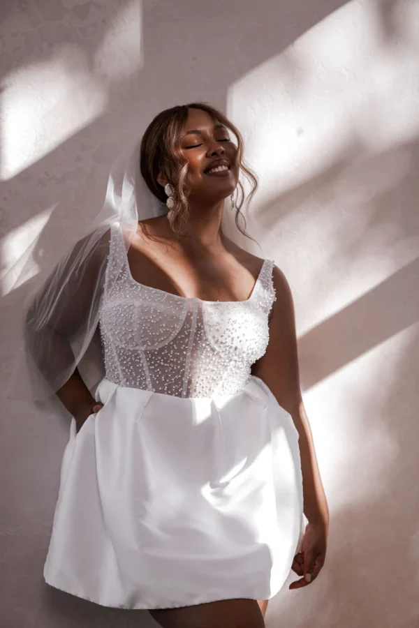 MOLLY VEIL - Image 5