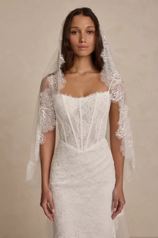 HELENA VEIL